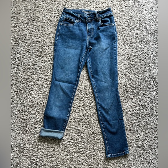 Maurice’s High Rise Capris, Size: 2 - Picture 2 of 6